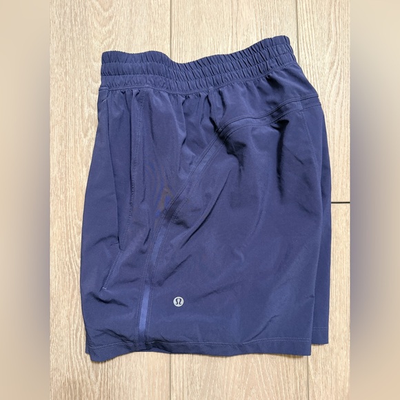 Lululemon track Shorts size medium for women - Picture 4 of 8